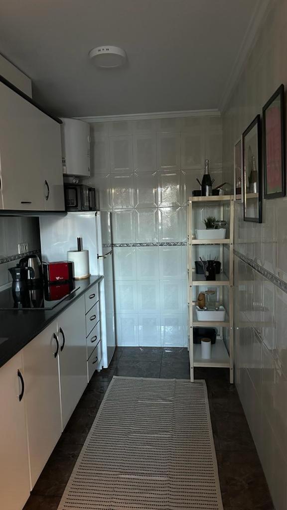 Playa De Los Naufragos Cozy Apartment With Pool 托雷维耶哈 外观 照片