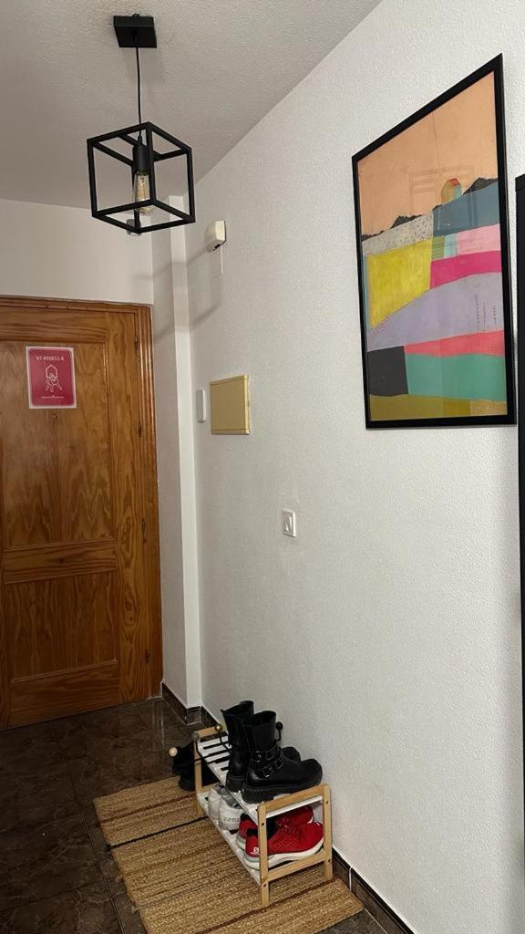 Playa De Los Naufragos Cozy Apartment With Pool 托雷维耶哈 外观 照片