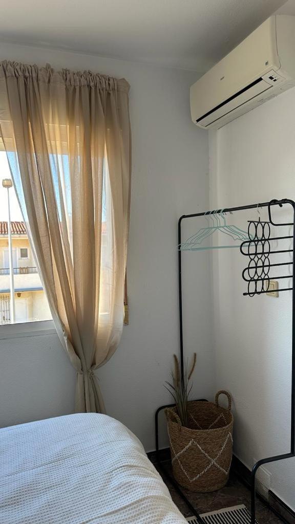 Playa De Los Naufragos Cozy Apartment With Pool 托雷维耶哈 外观 照片